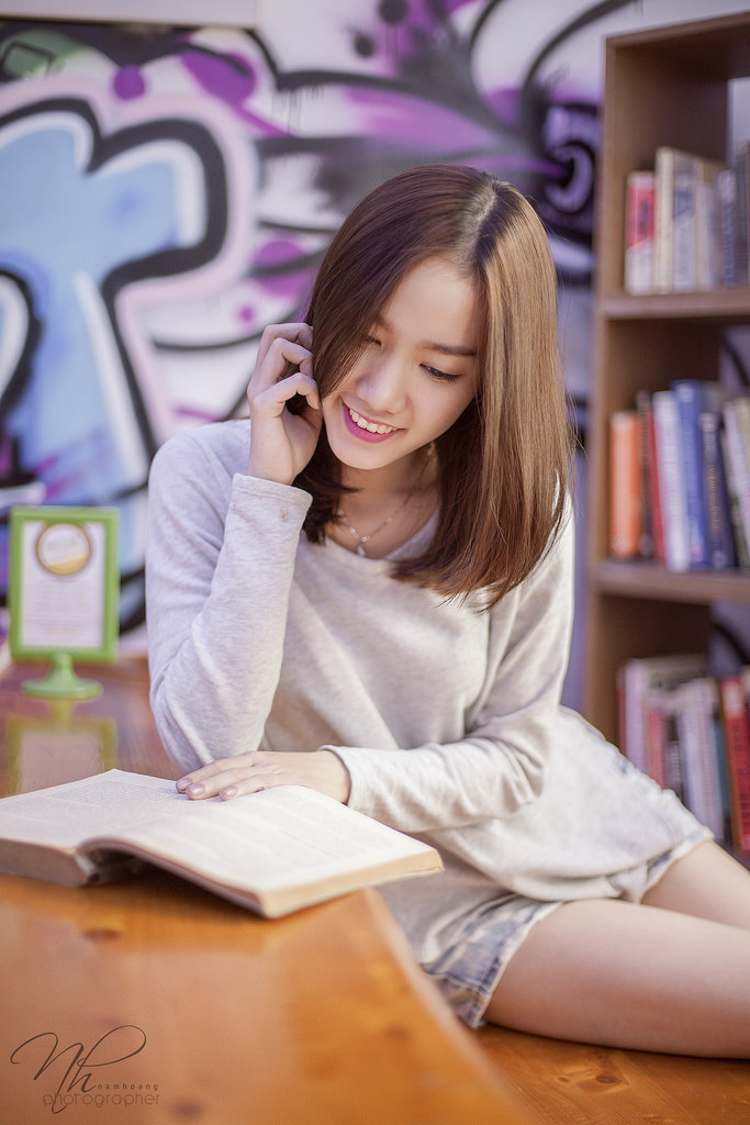 美女用屁股把人吞入腹中